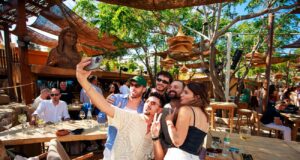 Serena Beach Restaurant – O απόλυτος καλοκαιρινός προορισμός για αξέχαστες εμπειρίες πλάι στο κύμα