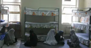 Φρικιαστικές μαρτυρίες για βιασμούς και βασανιστήρια στις φυλακές του Ιράν: «Ο χασάπης της Εβίν» και οι αδιανόητες πρακτικές εξευτελισμού