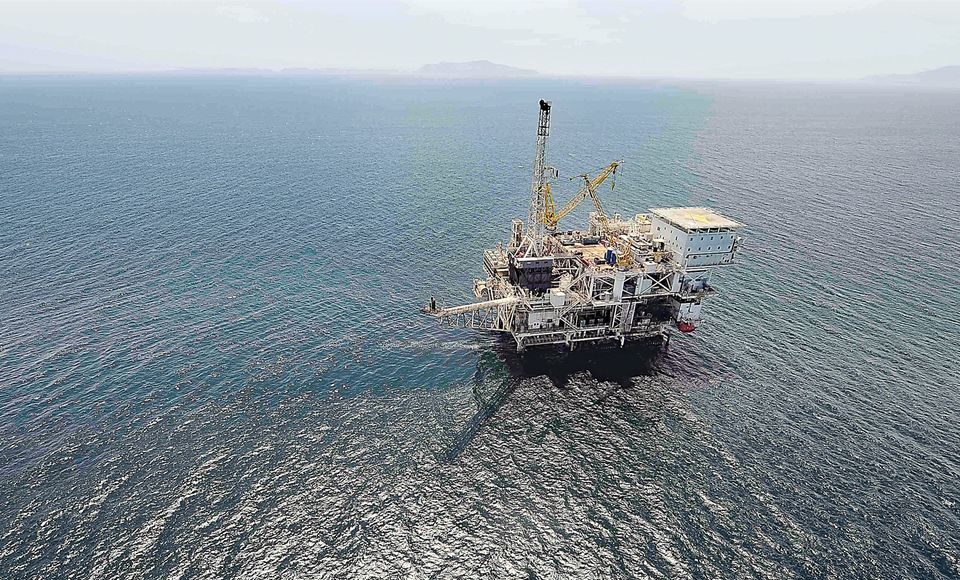 15592f591af943431157c95660fce4e1_oilplatform-1-960x600