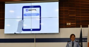 DigiPol: Πέραν των 30 αστυνομικών υπηρεσιών πλέον online – Έργο €8 εκ. σε λειτουργία – Αίτηση για ποινικό μητρώο από τον καναπέ