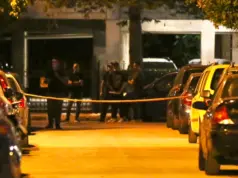 Με μαχαιριά στον θώρακα ο 17χρονος που έπεσε νεκρός μετά από συμπλοκή στην Καλλιθέα
