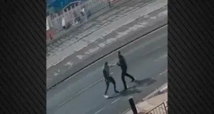 «Μια γροθιά μπορεί να σκοτώσει»: Στη δημοσιότητα βίντεο από σοκαριστική επίθεση στη Βρετανία που προκάλεσε τον θάνατο 25χρονου