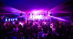 Blue Martini – Ο χώρος που και αυτό το καλοκαίρι αποτελεί σημείο αναφοράς