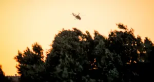 Μεγάλο πύρινο μέτωπο στο Ρέθυμνο -Δεν μπορούν να επιχειρήσουν τα εναέρια μέσα λόγω ισχυρών ανέμων