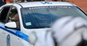 Συνελήφθη ο γιος του 90χρονου που βρέθηκε σε καταψύκτη – Τα κρίσιμα ερωτήματα της υπόθεσης και το ξενοδοχείο φάντασμα