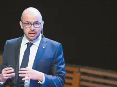 Ντέμης Χασάμπης: Ποιος είναι ο Ελληνοκύπριος στην κορυφή του τμήματος AI της Google – Οι γονείς του ετοιμάζονταν να ζήσουν στην Αμμόχωστο
