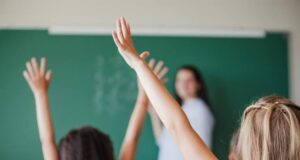 Πότε αρχίζουν τα μαθήματα στη Μέση Εκπαίδευση και στη Δημοτική