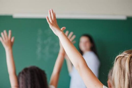Πότε αρχίζουν τα μαθήματα στη Μέση Εκπαίδευση και στη Δημοτική