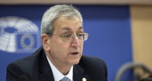 «Ξηλώνεται» το παλιό σύστημα συντάξεων – Αυξήσεις έως 55% για 123.000 συνταξιούχους