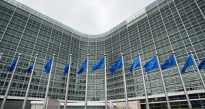 Η Ευρωπαϊκή Επιτροπή ενώπιον των αποτελεσμάτων της διαβούλευσης για τα προϊόντα καπνού