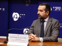 Υφ. Μετανάστευσης: Αυστηροποίηση «χρυσής βίζας» ενόψει Σένγκεν
