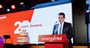 Η EnergyIntel συμπληρώνει 20 χρόνια με δική της τεχνολογία αποθήκευσης ενέργειας